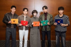 '기프트' 김우빈·서은수·서현우 대본리딩 공개…