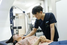 [건강칼럼] 후천적 안면비대칭…한의원 교정 치료로 개선