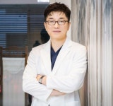 [건강칼럼] 안티에이징 시술로 아이 입학식에 꿀 피부 엄마 연출