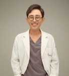 [건강칼럼] 면역치료 안먹히는 편평사마귀…거우침으로 제거