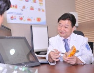 [건강칼럼] 소화제 달고 사는 위장질환…면역력 떨어뜨려 담적치료로 접근해야