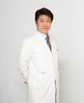 [기고문] 삐딱한 자세 이어가는 청소년… 척추측만증 주의해야