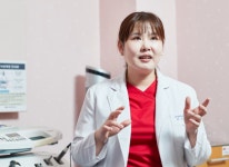 [칼럼] 어린 아이엔 전동칫솔 추천하지 않아요~