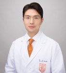 50대에 주로 생기는 오십견, 조기 발견과 치료가 예후에 결정적인 영향