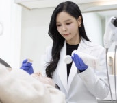 갸름한 얼굴라인 개선 위한 피부과 시술 윤곽주사… 지방분해와 노폐물 배출 함께 해야