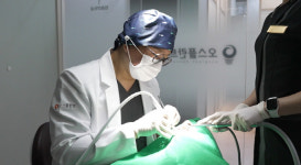 오스플란트치과 김준형 원장, 2025 대한민국 100대 명의 선정… 맞춤형 임플란트 치료 제시