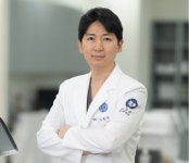 김교수안과 김홍규 병원장, 인공 홍채 이식 자격 인증 획득