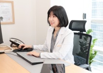 갱년기 여성들의 유방 건강을 위협하는 요인들… 정기 검진의 중요성