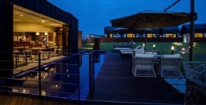 스몰 웨딩ㆍ드라마촬영지 제주도 가족 펜션 메종드제주, 스파풀빌라로 인기