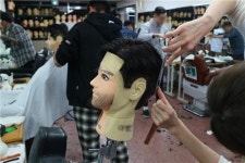 서울이용학원에서 이용사자격증 취득 후 바버샵창업 지원