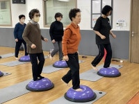 엔라이즈, 서초구청·방배노인종합복지관·한우리정보문화센터에 운동용품 후원