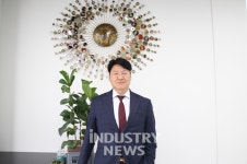 네모이엔지,친환경 메탈프레임 소재 수상태양광 부유체 각광