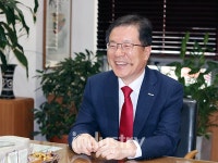 지붕 태양광발전으로 녹색물류 적극 실행한다
