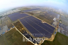 탑솔라, 국내최대 400MW 태양광발전소 시공실적 확보… 신재생에너지시장 선도