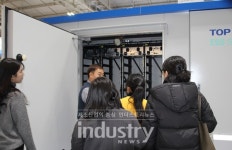 [포토뉴스] 탑솔라, 100kW 저압 ESS 올인원 시스템 선보여