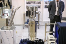 [KOREA LAB 2019] 한일사이메드, 산업용원심분리기 선보여