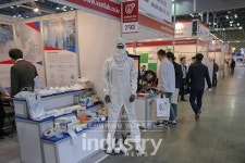 [KOREA COPHEX  2019] 베스트랩, 방진 멸균복 선보여