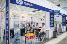 [2019국제전기전력전시회] 아인텍, 내진 트레이 헹거 선보여