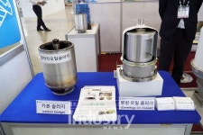 [2019금속산업대전] 신흥정공, 오일 정제기 선보여