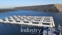 그린솔라테크, 수상태양광 부력체는 내구성! 계류 장치는 안정성!