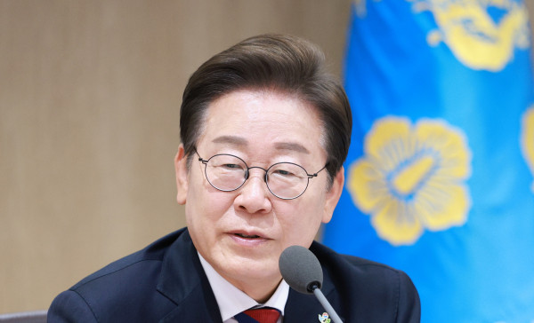 국무회의, 지역의사법과 조세특례제한법 개정 등 다양한 법안 통과