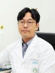 포항성모병원 정형외과 김대근 과장, 2포트 내시경 척추수술 시행