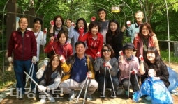 경산시 새마을민원과 직원, 자인 계정숲 환경정화활동 펼쳐