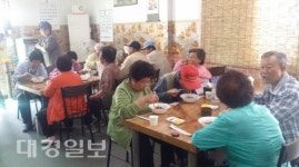 상주시 낙동면 진차이 반점 정삼성 씨, 지역 어르신들에게 식사 대접