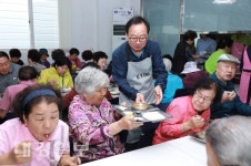 문화엑스포 직원, 경주시 종합사회복지관 찾아 무료급식, 도시락 배달 봉사