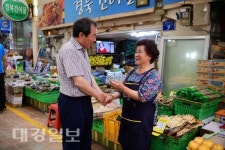 김천시장, 폭염에도 불구 장터 돌며 소통행정 나서