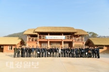 고령군 ‘ 대가야생활촌’에서 개장에 앞서 현장 회의 실시