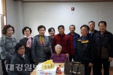 요양시설 입원한 이웃들과 고향의 정 나누는 가흥2동 1통