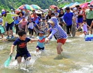 왕피천 아홉굽이 굴구지 산촌마을에서 즐기세요. 제12회 왕피천 피래미 축제 개최