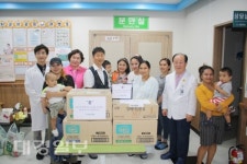 울진군의료원, 산모에게 축하와 함께 선물 증정