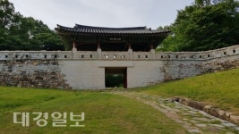문경 진남문(鎭南門) 1907년 일본군이 폭파