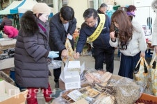 한울본부, 설맞이 북면 흥부시장에서 전통시장 장보기 행사 가져