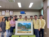 상주 모동면 김창희 씨, 백화전 전경 유화 기증