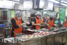 군위군, 호박넝쿨 자원봉사단체 중식나눔