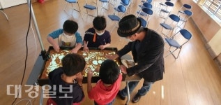포항송도초, 모래와 빛으로 그려내는 아름다운 이야기