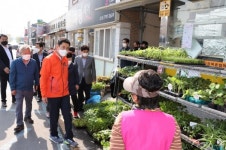 이강덕 포항시장, 기계 5일장 현장 소통 행보