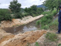 한 순간 실수로 오물바다 변한 영주 옥계천