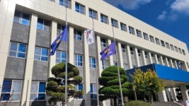 이태원 참사 추모,  조기 게양된 관공서