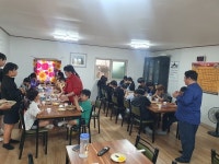 문경 산양침례교회, 지역아동센터 학생에게 자장면 선물