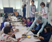 포항시 남구청, 중화음식점협회와 경로당 짜장면 나눔