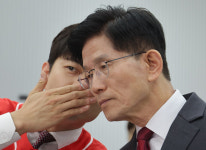 [6·3대선] 정호용 위촉 하루 만에 철회… 김문수 '5·18 인식' 논란 확산