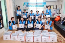 성내1동 지사협, 쪽방 거주 취약계층에 폭염 대비 물품꾸러미 전달