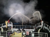 여수 신북항 정박중 석유제품운반선에서 화재… 2명 사상