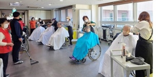 대구서부노인전문병원, 설 앞두고 머리 단장 선물