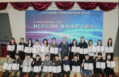 케이메디허브, 의료기기 판 흔들 22명 실전투입