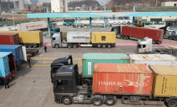 정부, 경유 유가연동보조금 4월까지 연장··· 교통·물류업계 부담 경감